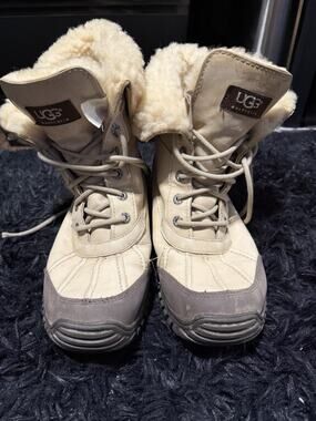 UGG Australia Adirondack 1909 Women’s Size 7 Shearling Winter Boots